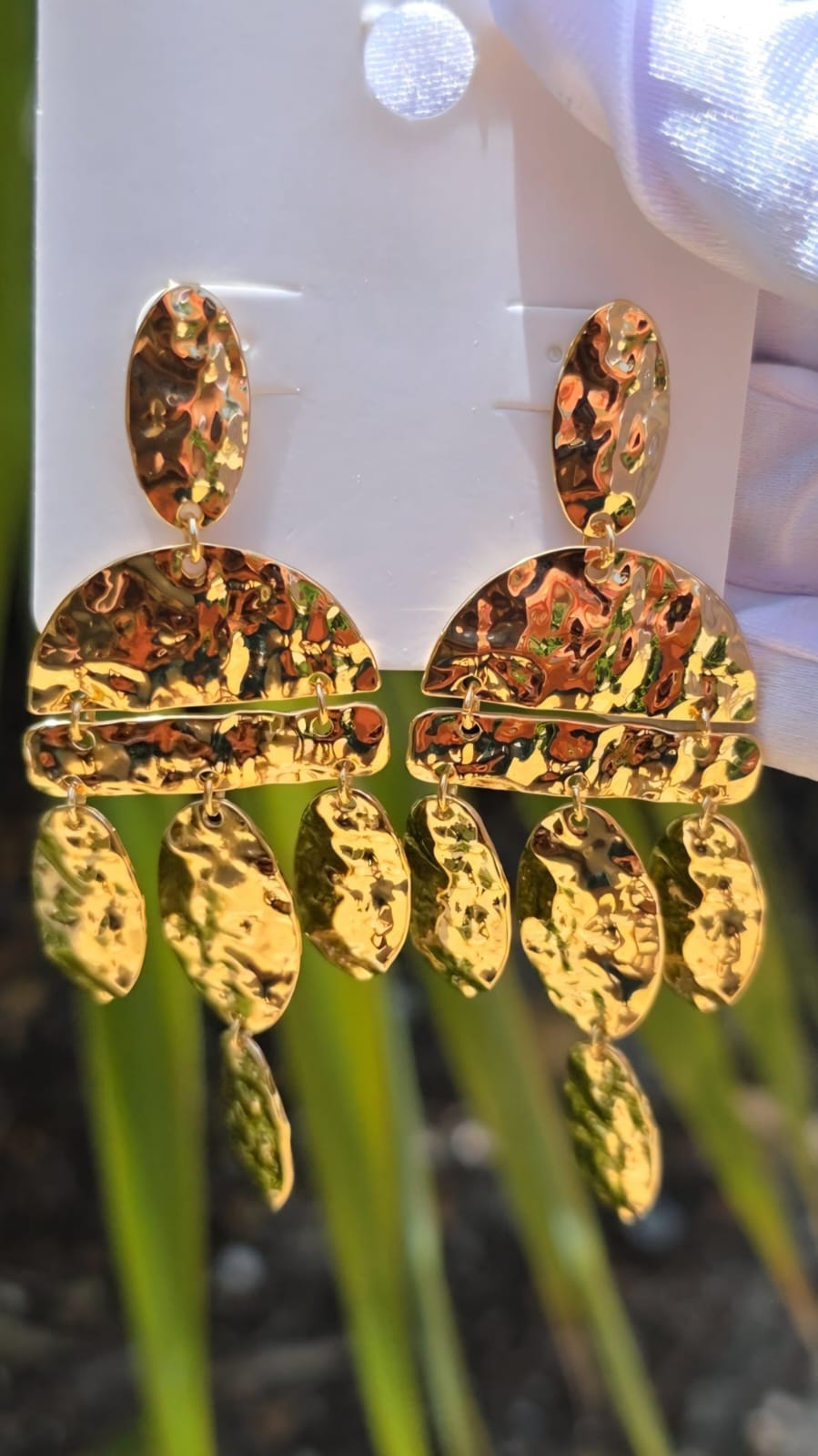 Dreamy gold chandelier earrings by Kariva, 18K gold plated statement jewelry