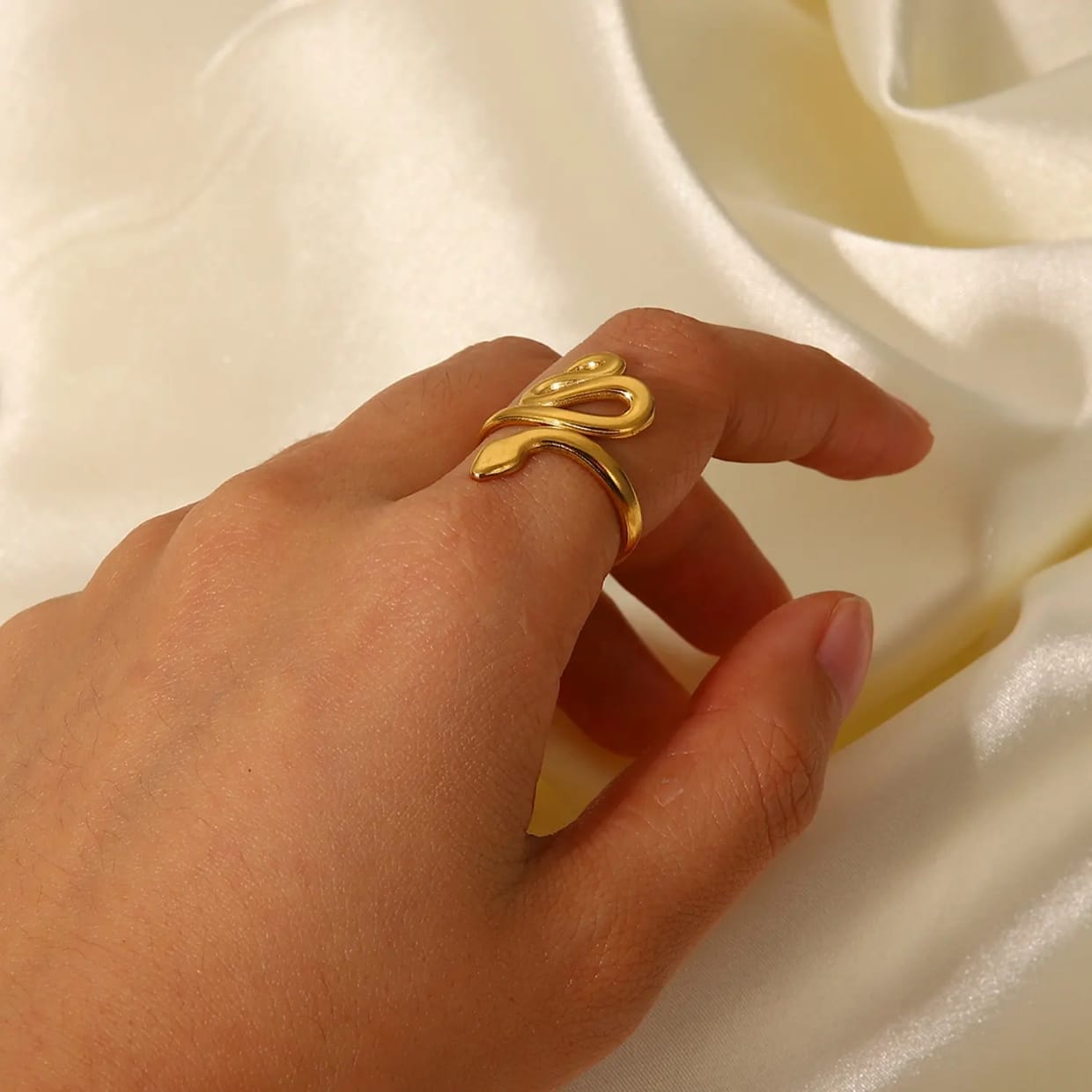 Serpent Twist Ring – Adjustable Snake Ring in 18K Gold | Kariva